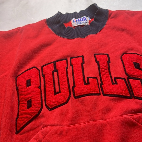 Chicago Bulls Vintage Crop Sweatshirt - Picture 3 of 5